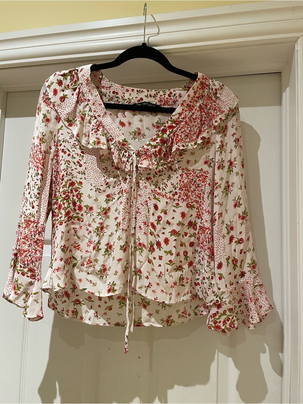 Zara Floral Cherry Print Ruffle Blouse Bell Sleeves Romantic Boho Cottagecore XS